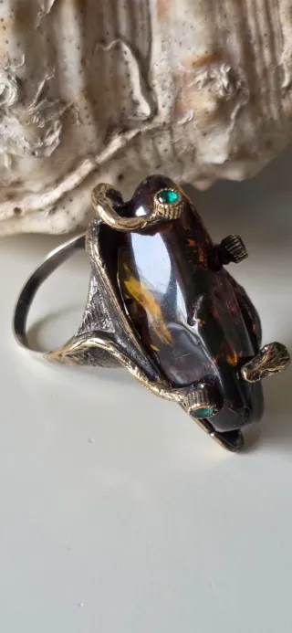 Anillo escultórico ambar natural