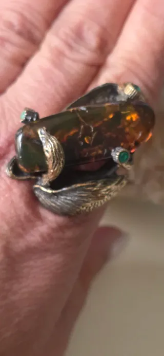 Anillo escultórico ambar natural