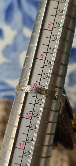 Anillo escultórico ambar natural