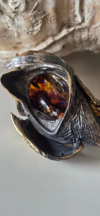 Anillo escultórico ambar natural