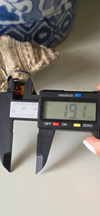 Anillo escultórico ambar natural