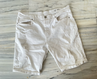 Bermuda vaquera blanca hombre