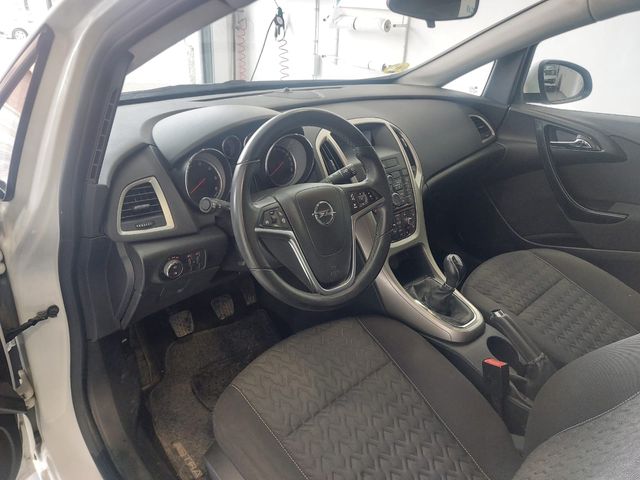 Opel Astra 2014