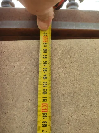 2 Tableros aglomerado varias medidas 15€