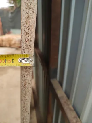 2 Tableros aglomerado varias medidas 15€