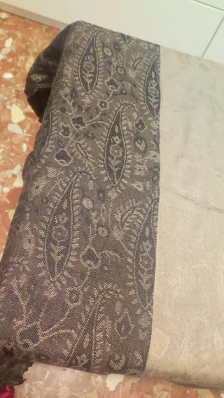 Fular estampado paisley