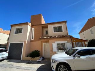 Casa adosada en venta en Cala de Finestrat en Finestrat