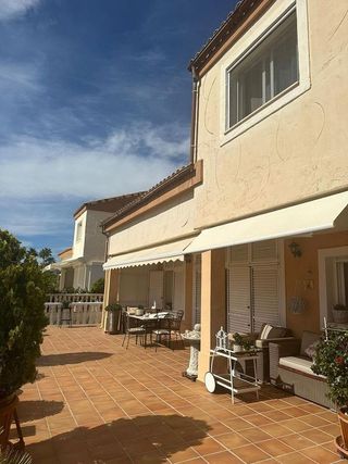 Casa adosada en venta en Cala de Finestrat en Finestrat