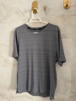 Camiseta Nike Dri-Fit Running Talla S Hombre Gris