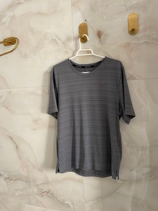 Camiseta Nike Dri-Fit Running Talla S Hombre Gris