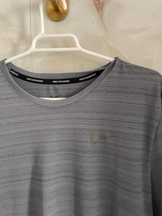 Camiseta Nike Dri-Fit Running Talla S Hombre Gris