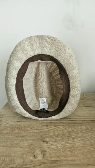 Sombrero de punto trenzado