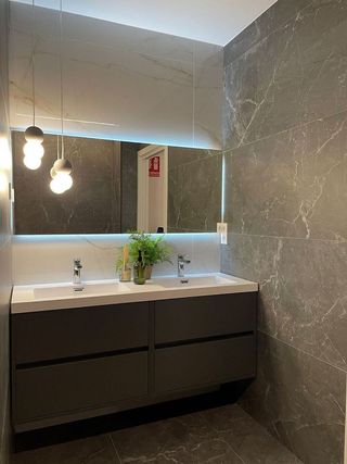 Oficina en alquiler en Castiñeiriño - Cruceiro de Sar en Santiago de Compostela