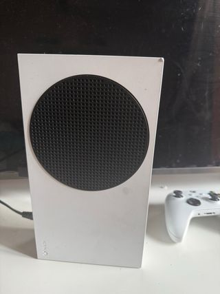 Xbox Series S con 2 controller