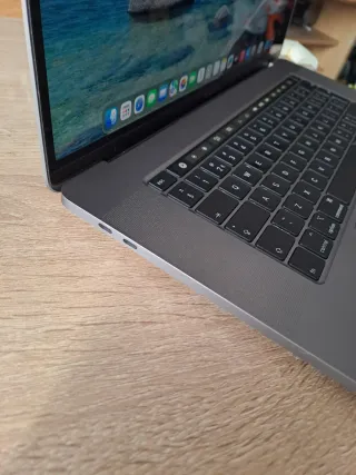 MacBook Pro A2141 i9