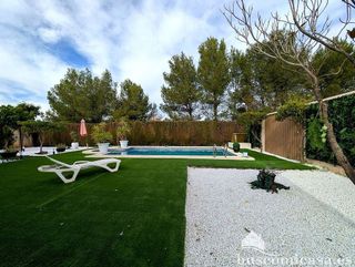 Chalet en venta en Linares