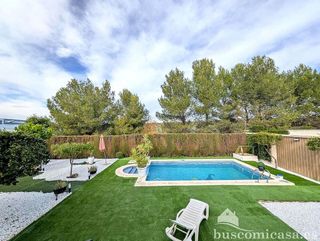 Chalet en venta en Linares