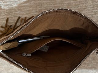 Bolso flecos marrón cadena plateada