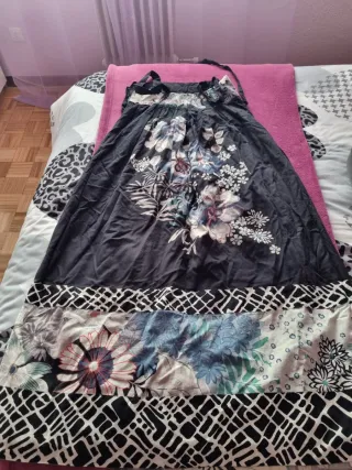 Vestido largo (maxi) marca Derhy, talla M.