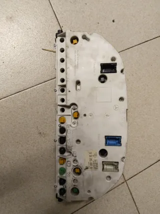 Cuadro de instrumentos Mercedes Vito 230V