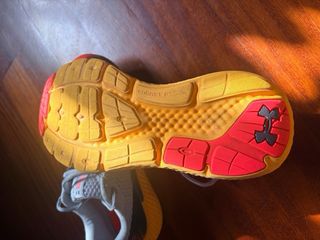Sneakers sportive Under Armour per bambini