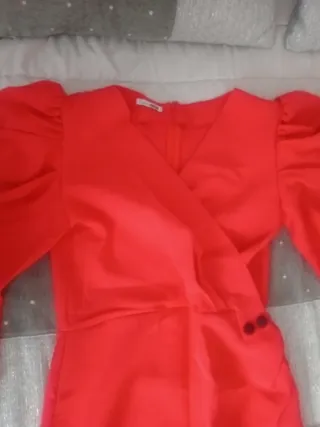 Vestido rojo fiesta flecos manga abullonada