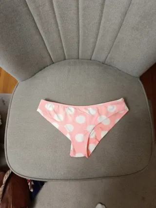 Bikini de lunares rosa y blanco