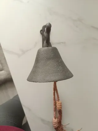 Campana de Bronce con Soporte