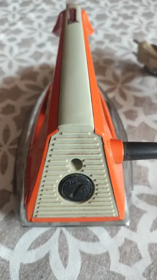 Plancha Vintage Magefesa Naranja