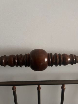 Cabecero de cama clásico madera y metal