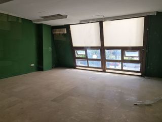 Oficina en venta en Puerto Banús en Marbella