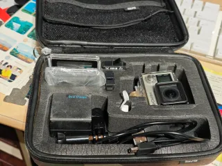 Fotocamera GoPro Hero4 impermeabile con schermo 4k