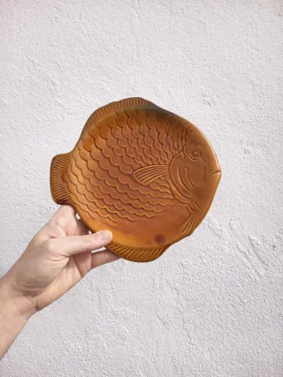 Plato decorativo pez cerámica España