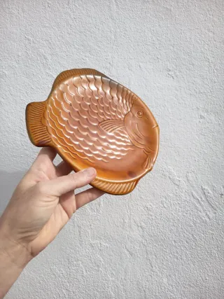 Plato decorativo pez cerámica España