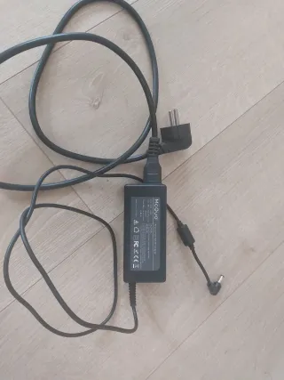 Caricatore McQuo per notebook PC 65W