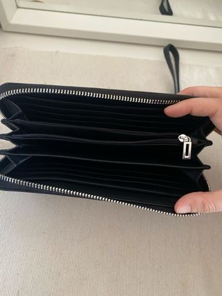 Cartera de mano Guess by guess negra