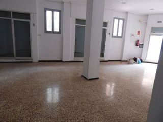 Local comercial en venta en Crevillent