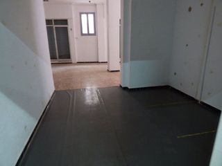 Local comercial en venta en Crevillent