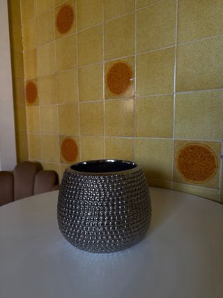 Maceta decorativa plateada