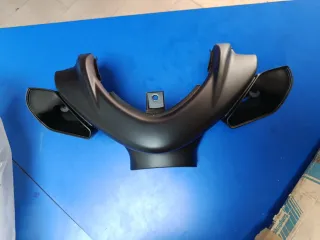 Carenado frontal manillar Aerox negro