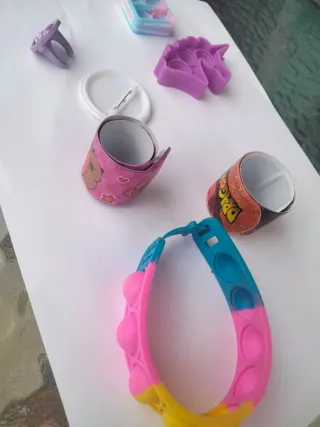 Set Giochi Bambina Bracciali/ Pop It/anello/spilla