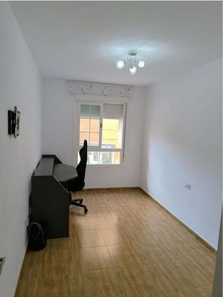 Piso en venta en San Luis en Almería