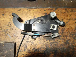 Pedal Freno Mano Mercedes Vito 230V