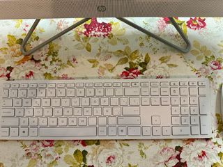 HP All-in-One 24” i5 16GB