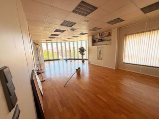 Nave industrial en venta en Villamuriel de Cerrato