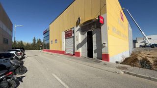 Nave industrial en venta en Zubia (La)