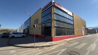 Nave industrial en venta en Zubia (La)