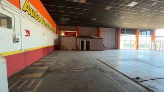 Nave industrial en venta en Zubia (La)