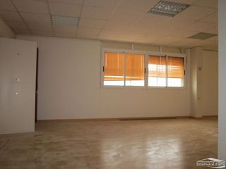 Nave industrial en venta en Lucena