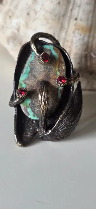 Anillo escultórico de plata y bronce